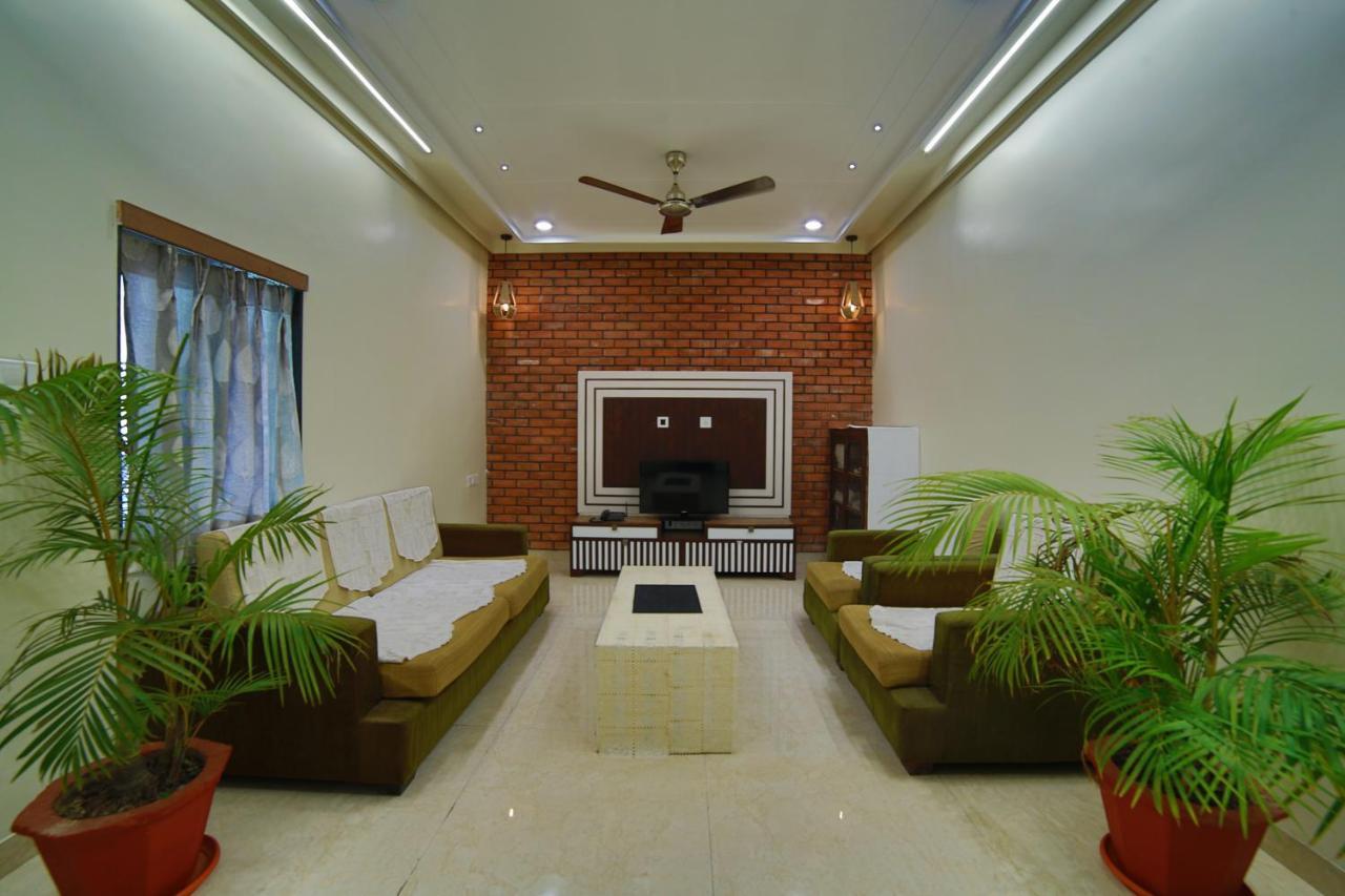 Mid Town Inn Mount Abu Ngoại thất bức ảnh