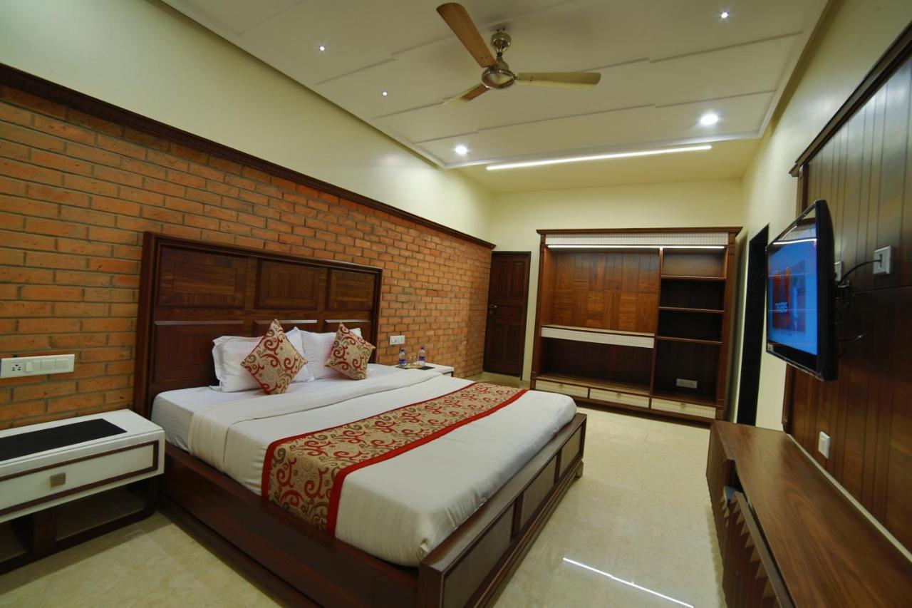 Mid Town Inn Mount Abu Ngoại thất bức ảnh