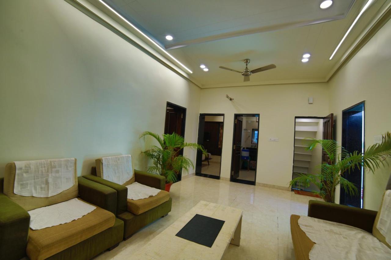 Mid Town Inn Mount Abu Ngoại thất bức ảnh