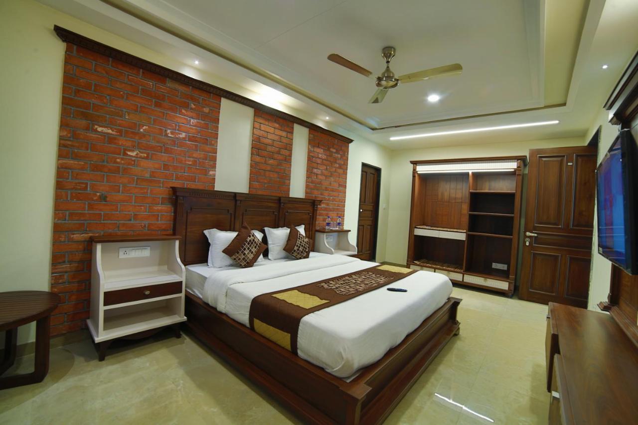 Mid Town Inn Mount Abu Ngoại thất bức ảnh